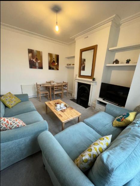 Two Bedroom Apartment In Londyn Zewnętrze zdjęcie