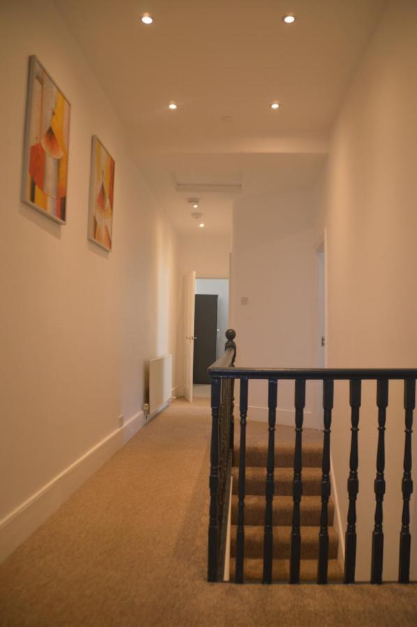 Two Bedroom Apartment In Londyn Zewnętrze zdjęcie
