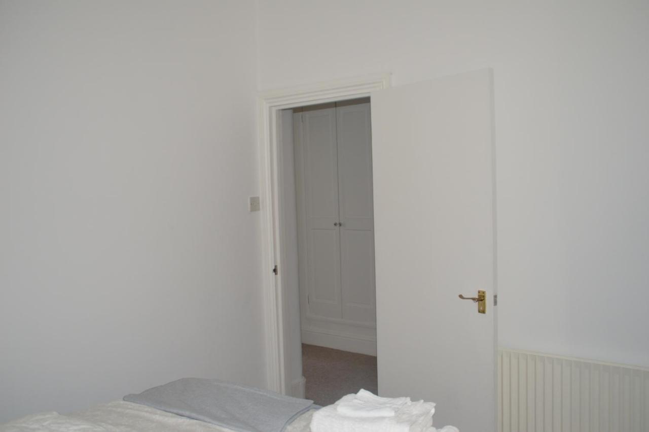 Two Bedroom Apartment In Londyn Zewnętrze zdjęcie