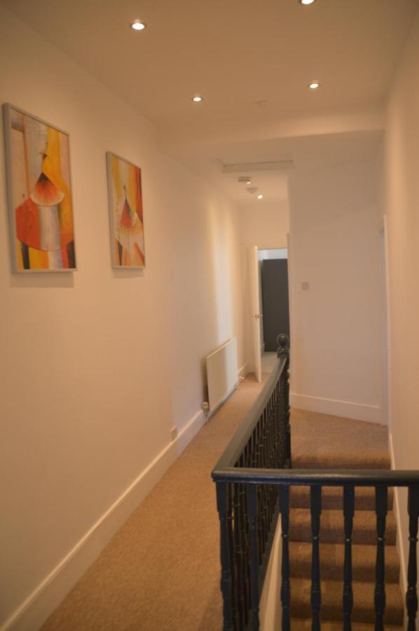 Two Bedroom Apartment In Londyn Zewnętrze zdjęcie