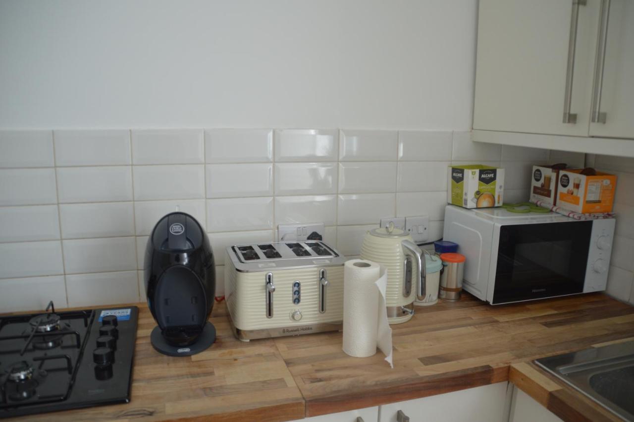 Two Bedroom Apartment In Londyn Zewnętrze zdjęcie